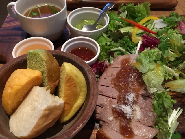 梅田阪急の子連れランチ おやさいガーデンtierraは野菜のパンが食べ放題 Mamalife